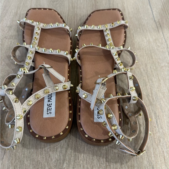 Steve Madden Sunnie Gladiator Tan StuddedSandal Size 10 Excellent Vacation - Picture 8 of 10